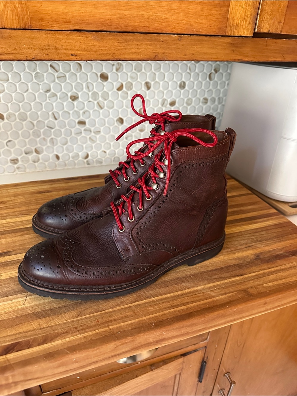 Men's 11 Allen Edmonds Long Branch Brown Leather Wingtip Boots with Red Laces